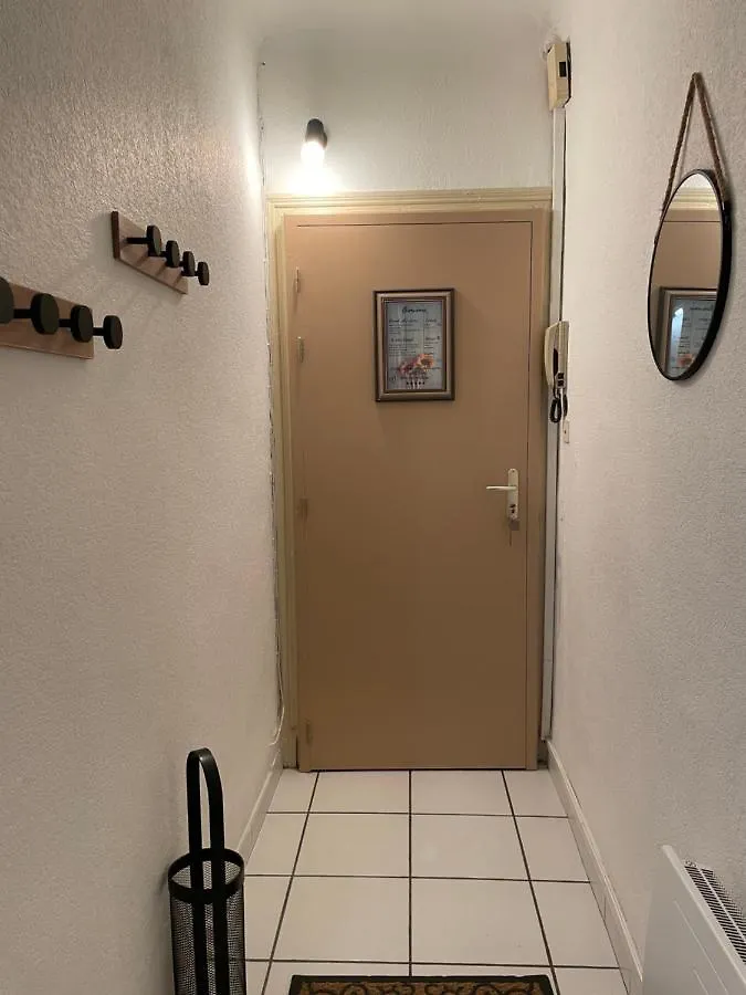 Appartement T2 Plein Centre Au 1Er Etage Avec Parking Prive à Millau