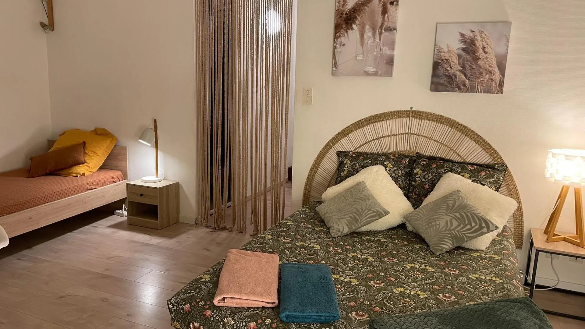 Appartement T2 Plein Centre Au 1Er Etage Avec Parking Prive à Millau